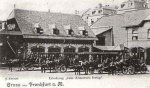 Eine Postkarte zeigt den abmarschbereiten Löschzug der früheren Feuerwache in der Burgstraße im Nordend-Ost. Foto: Archiv Blecker