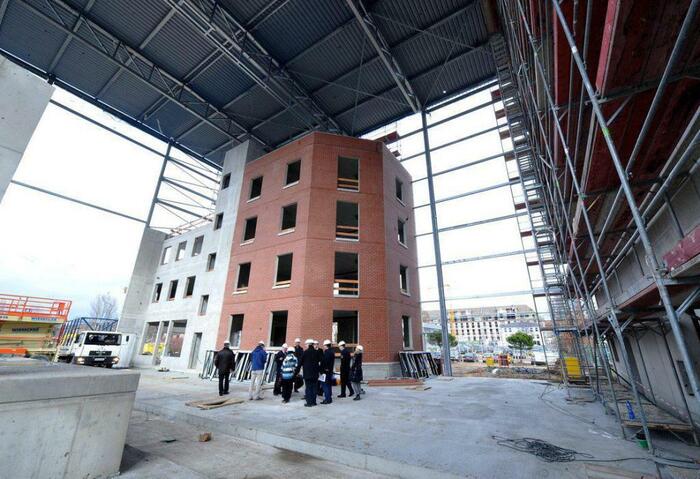 Am Trainingscenter - hier im Bau 2012 - soll die Feuerwehr einen Neubau für ein Krisenabwehrzentrum bekommen. FOTO: Rainer rüffer